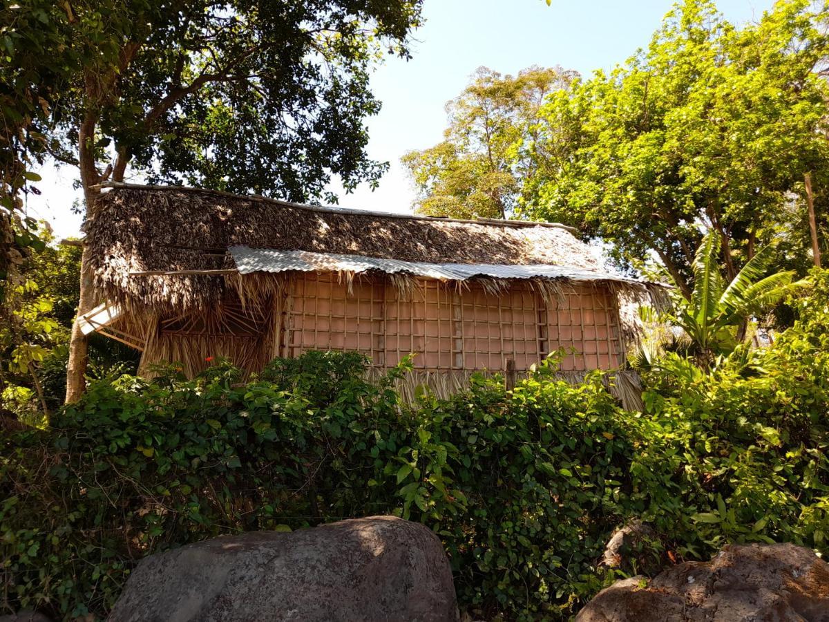El Bamboo Cabins Balgue ภายนอก รูปภาพ