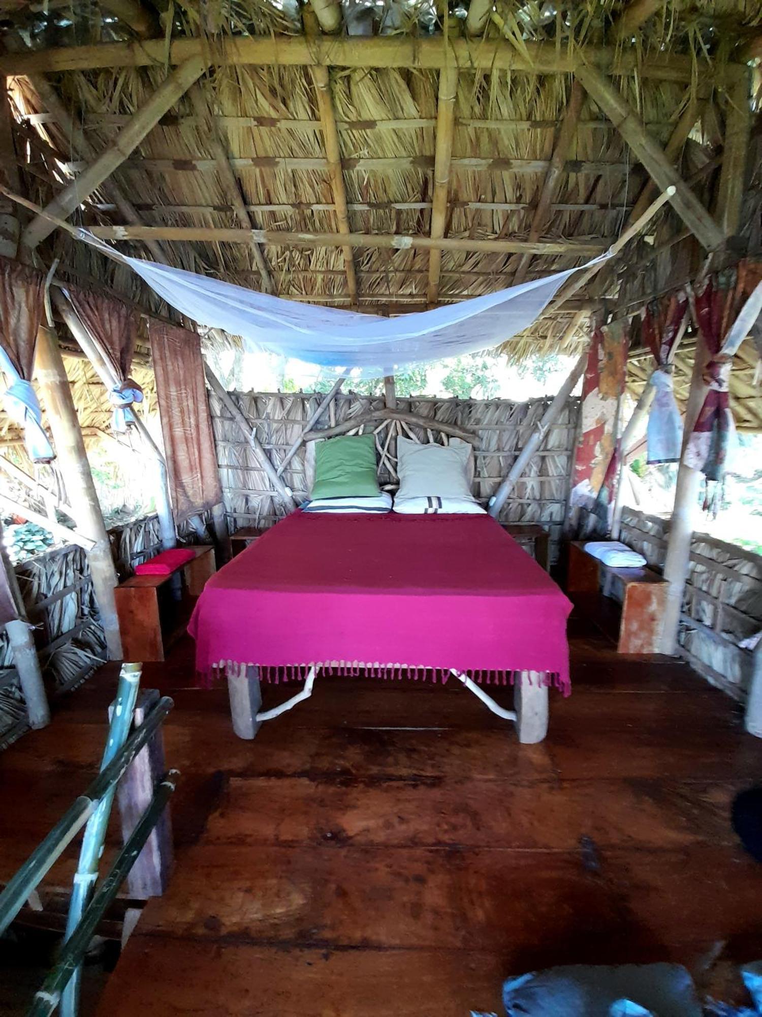 El Bamboo Cabins Balgue ภายนอก รูปภาพ